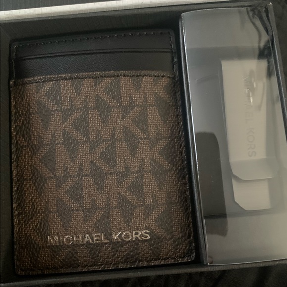 Michael Kors Brown MK Monogram Money Clip & Card Holder Set - Picture 2 of 6